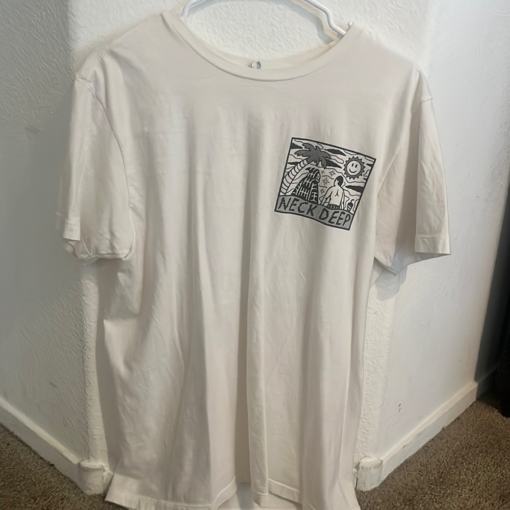 Neck Deep band t shirt size L